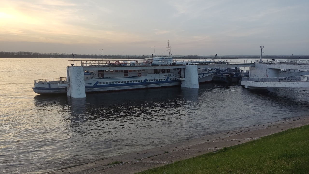 С 23 мая всё меняется: жителей ждёт новое расписание паромов в Рождествено Начиная с 23 мая, расписание движения речного м...