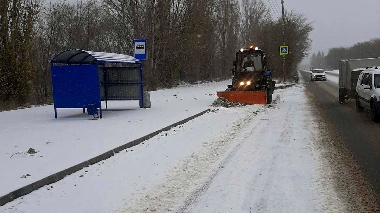 В Тольятти дороги от снега расчищают 87 единиц ...