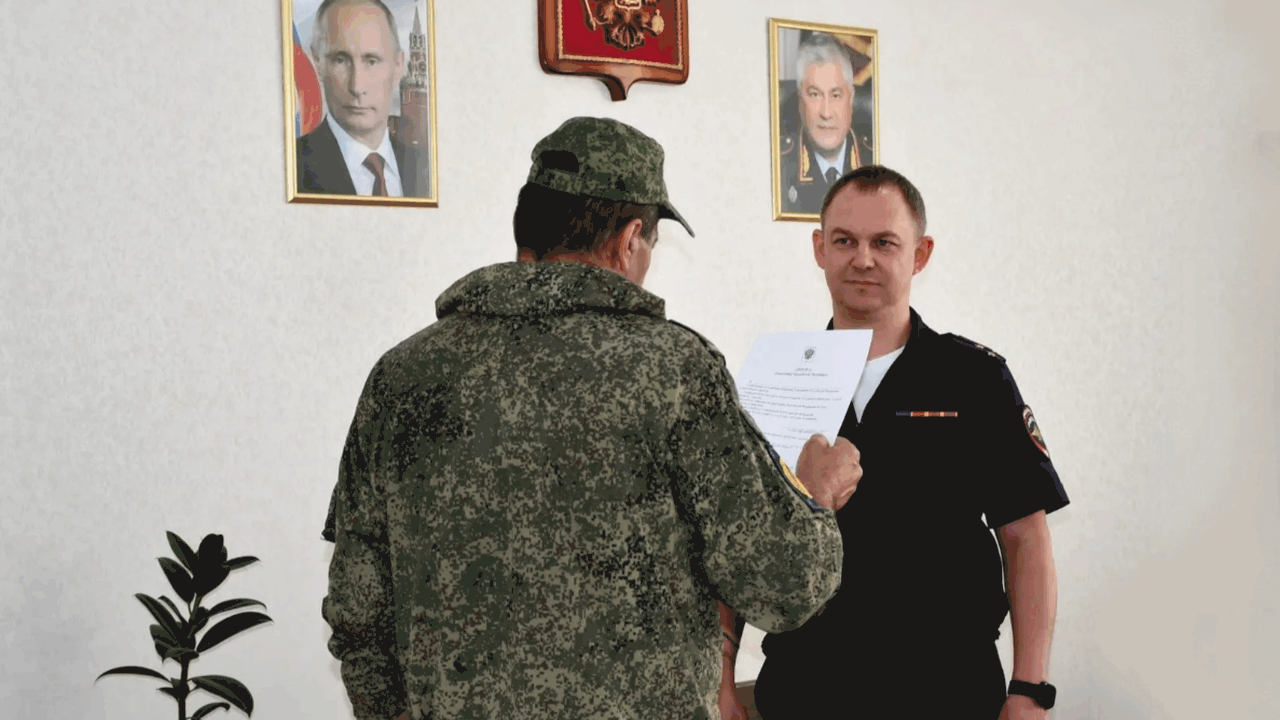 Участник СВО из Узбекистана получил паспорт РФ в Самарской области В Чапаевске уроженец Узбекистана, участник СВО,...