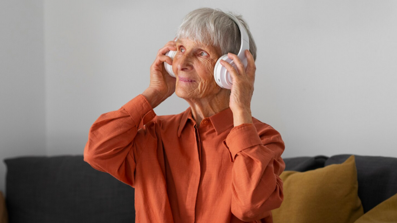 Игра на инструменте и прослушивание музыки связаны с более крепкой памятью Команда из Австралии проанализировала данные бо...