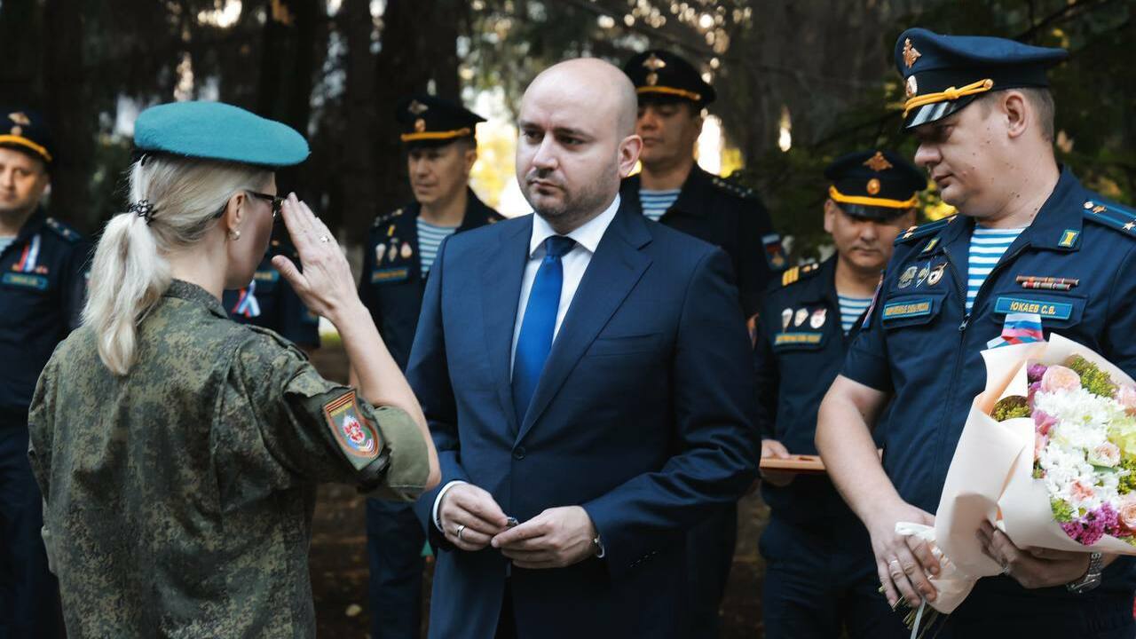 День флага России: губернатор Федорищев вручил бойцам госнаграды и передал партию квадрокоптеров на передовую СВО В пятницу, 22 августа, в День Государственного ...