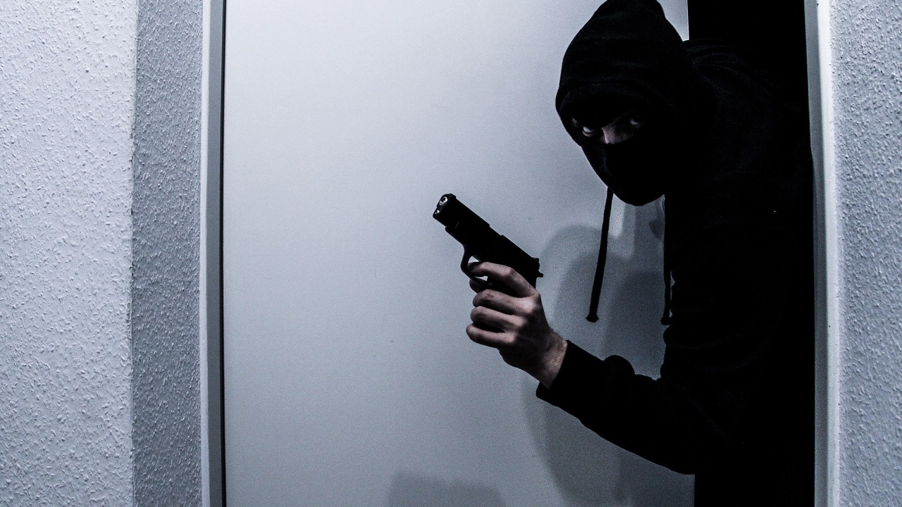 Заместитель прокурора области утвердил обвините...