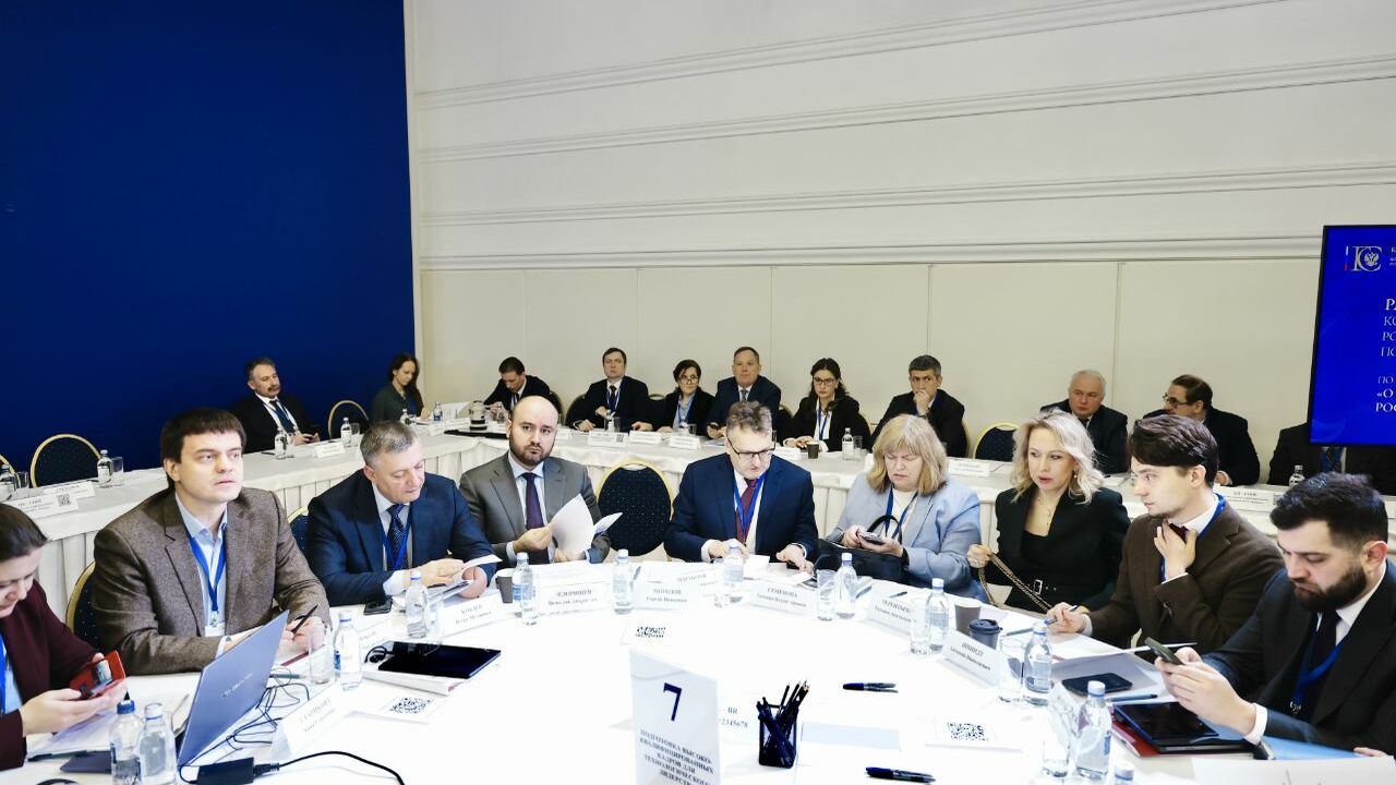 Самарский губернатор принял участие в расширенном заседании комиссии Госсовета РФ по направлению «Кадры» Вячеслав Федорищев принял участие в расширенном...