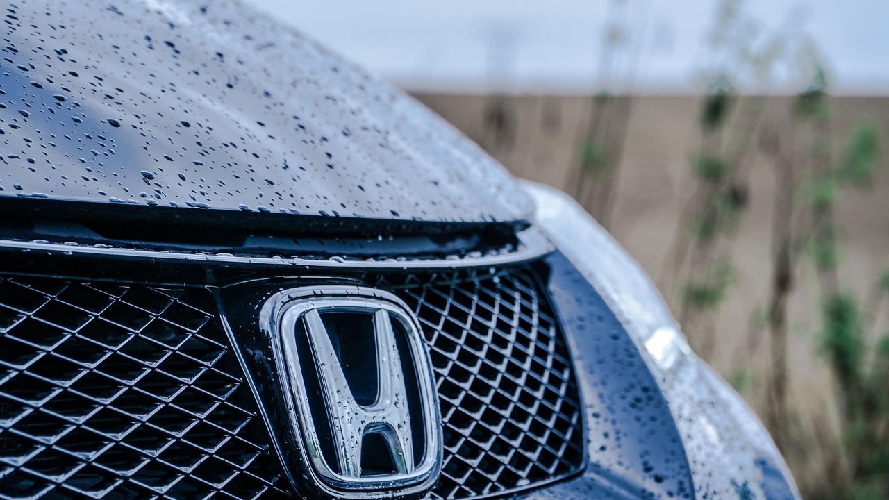 На российском рынке стартовали продажи нового кроссовера Honda WR-V по цене 1,4 млн рублей На российском рынке стартовали продажи нового к...