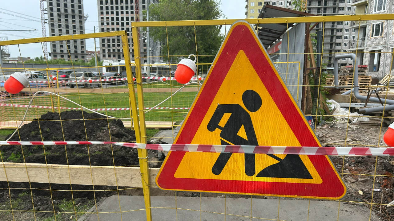 На проспекте Ленина в Самаре у дома №5, рядом с...