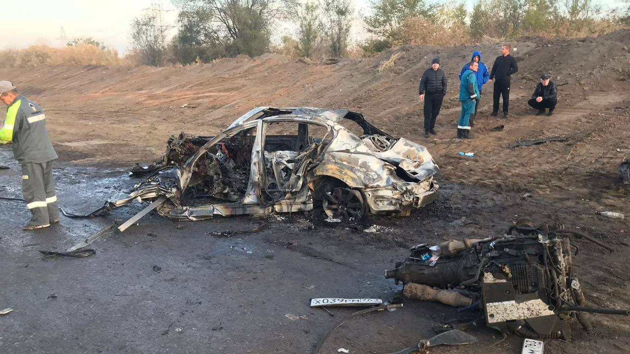Автомобиль Infiniti совершил наезд на бетонные ...