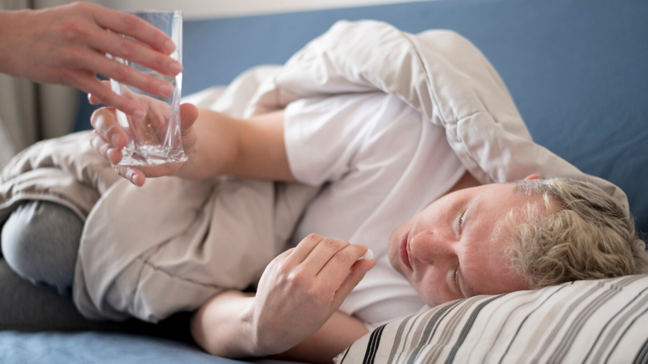 Случаи отравлений после покупки готовой еды в м...