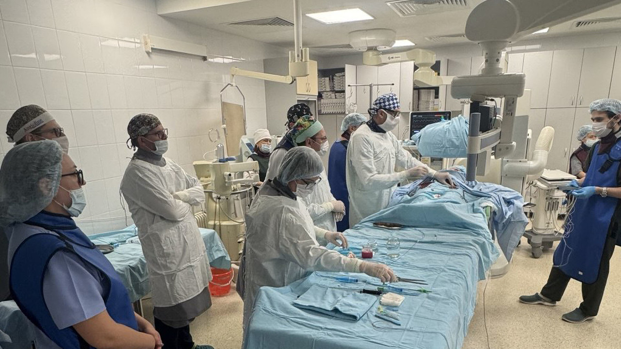 Технология используется для имплантации аорталь...