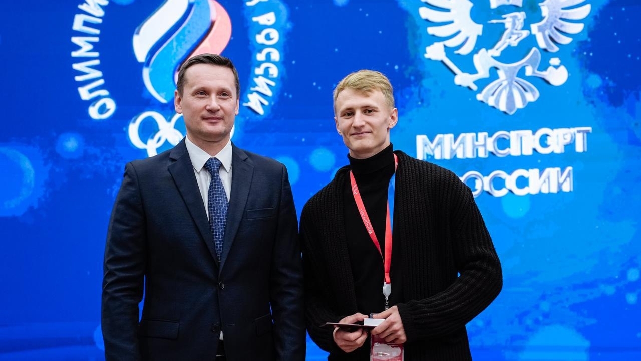 На форуме «Россия – спортивная держава» игрокам «Крыльев» вручили звания МС На форуме «Россия – спортивная держава» пятеро ...