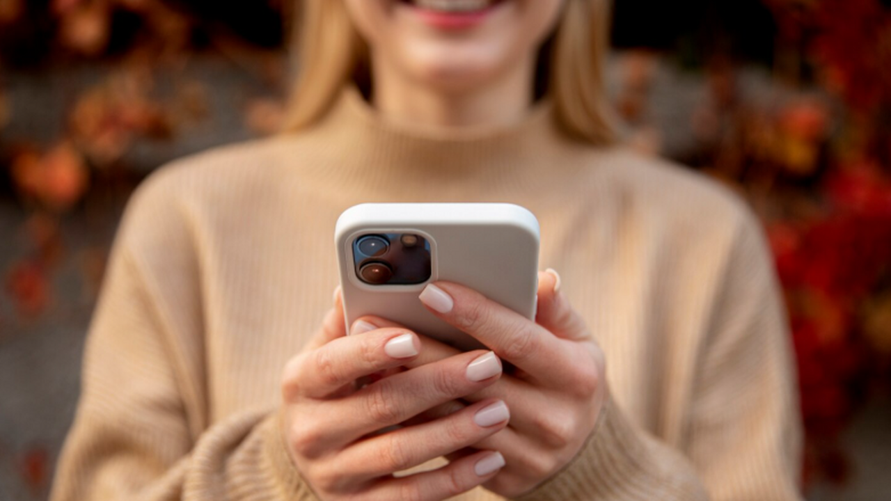 Apple готовит iOS 26.4 с умной Siri: анализ лич...