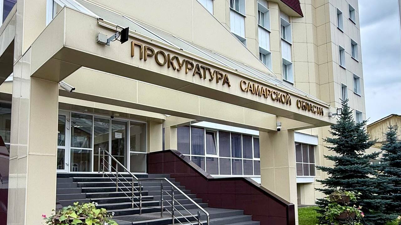 Обвиняемые заключали фиктивные трудовые договор...