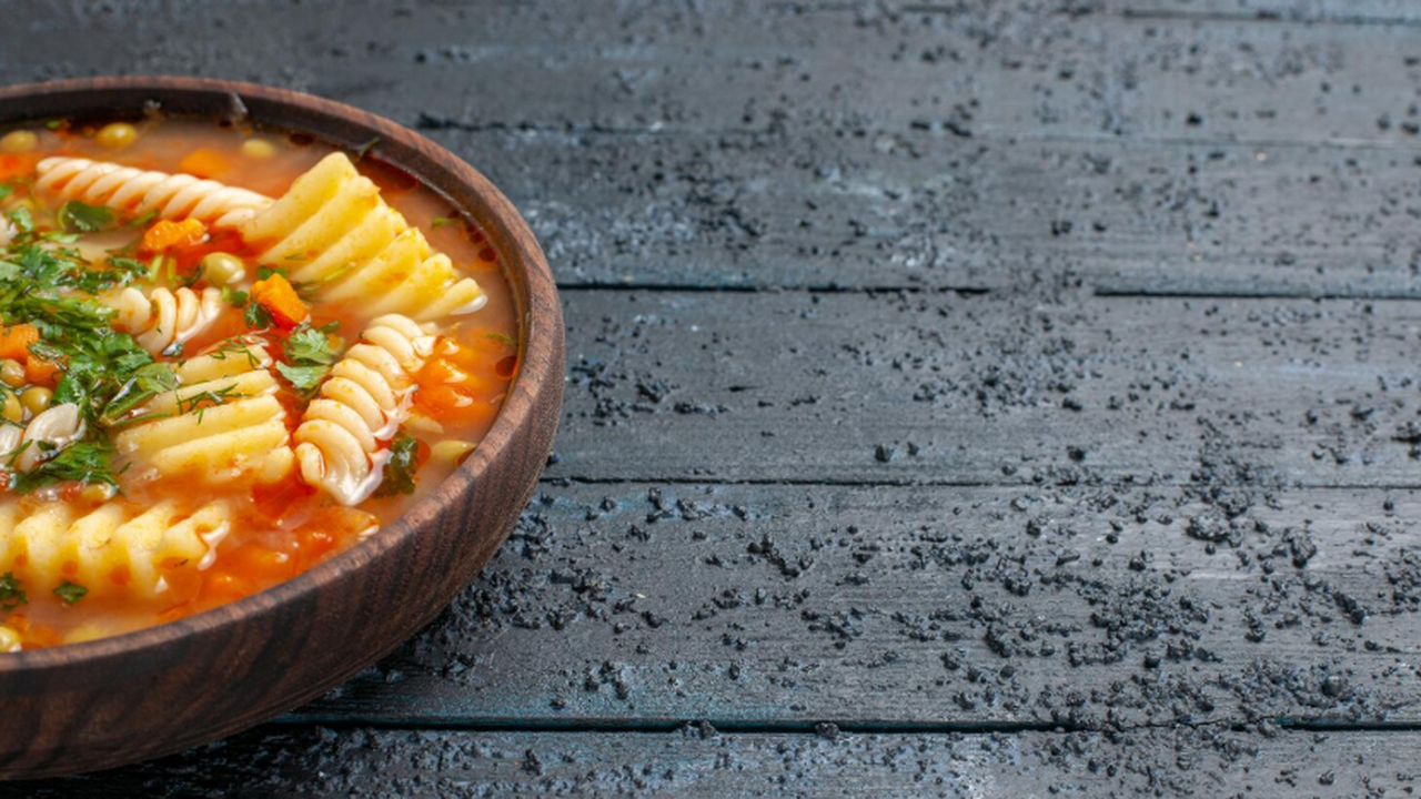 Секрет долголетия: эксперт назвал итальянский суп, который продлевает жизнь Буэттнер поделился простым гастрономическим рит...