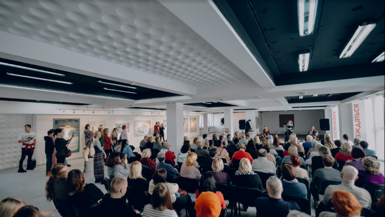 На площадке выступить фольклорная группа "То4ка...