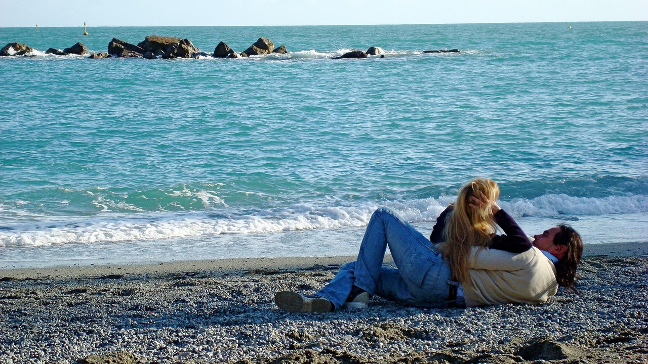 Идея искать пару ради путешествия пока использу...