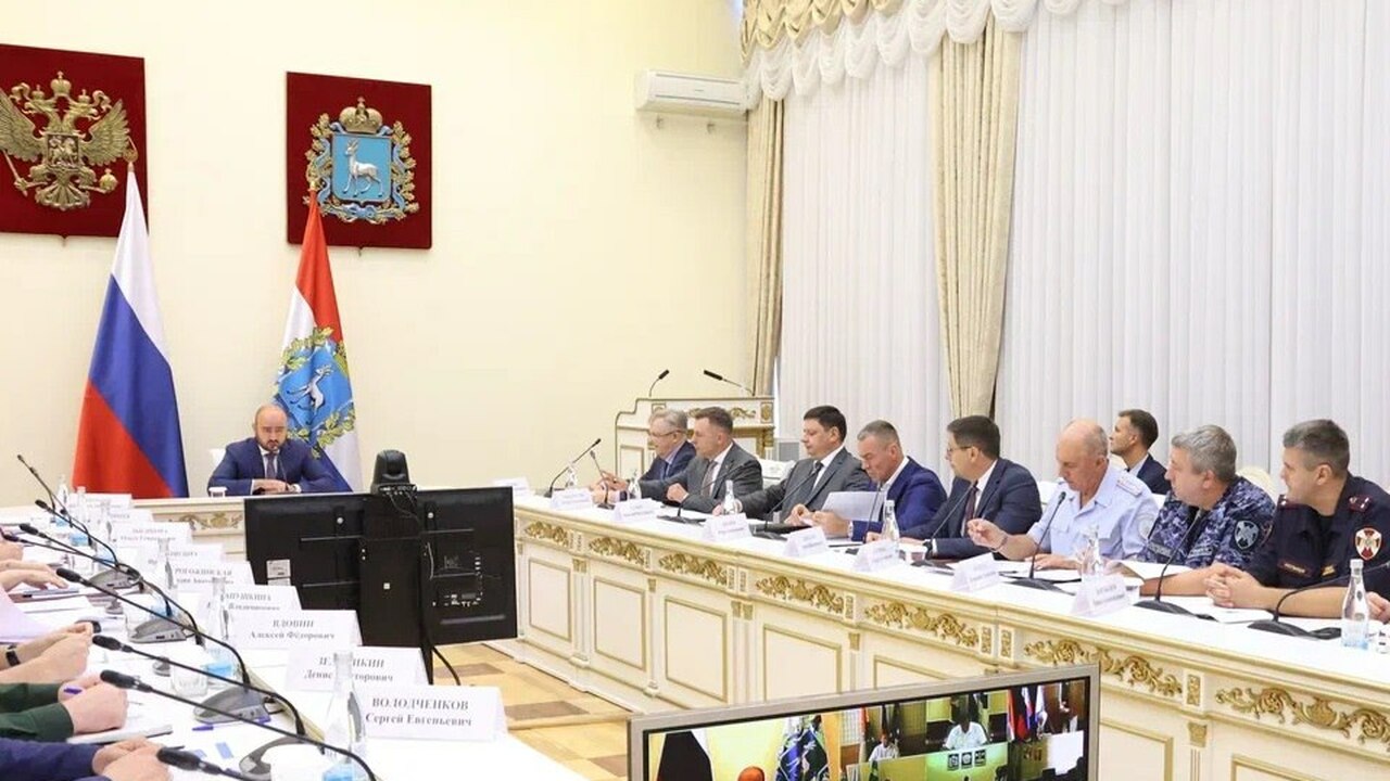 Губернатор Самарской области Вячеслав Федорищев...