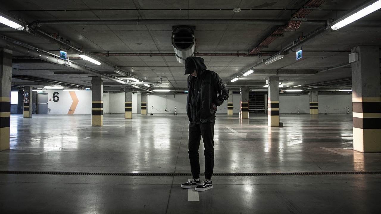 В Самаре студентов не пустили в укрытие в ТЦ во время ракетной опасности Сотрудники ТЦ сообщили, что опасались за сохран...