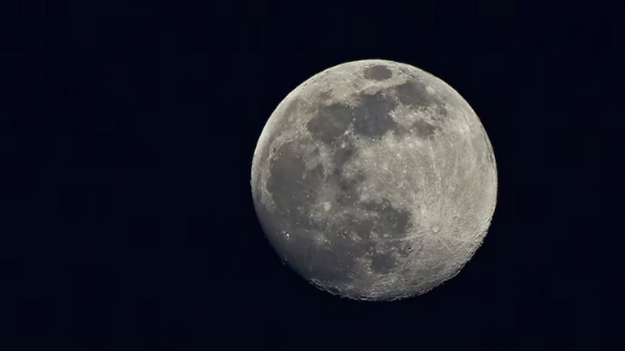 В образцах лунного грунта, доставленных китайск...