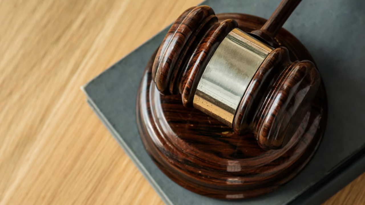 «Ради показателей»: А. Майрамукаев объяснил суду закупки на 53 млн рублей Майрамукаев рассказал в суде, что закупки медоб...