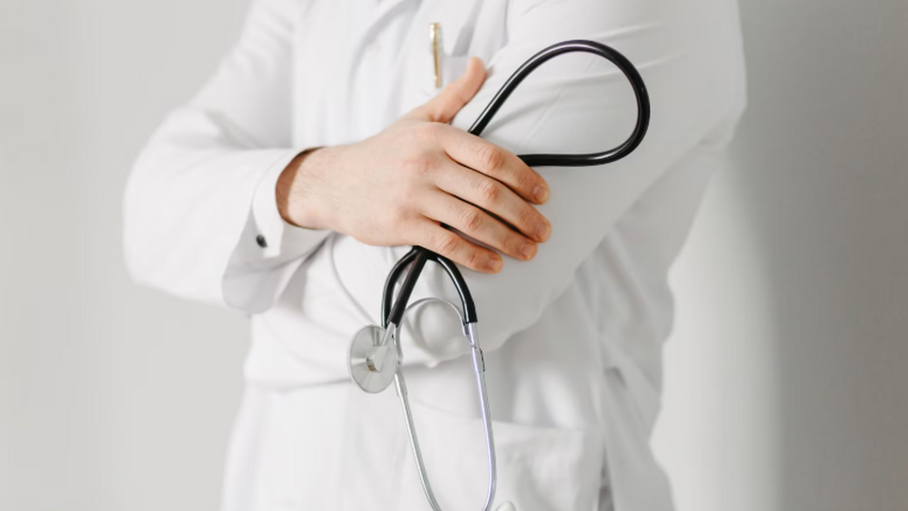 Эдд Виейра обратился к врачам из-за зубной боли...