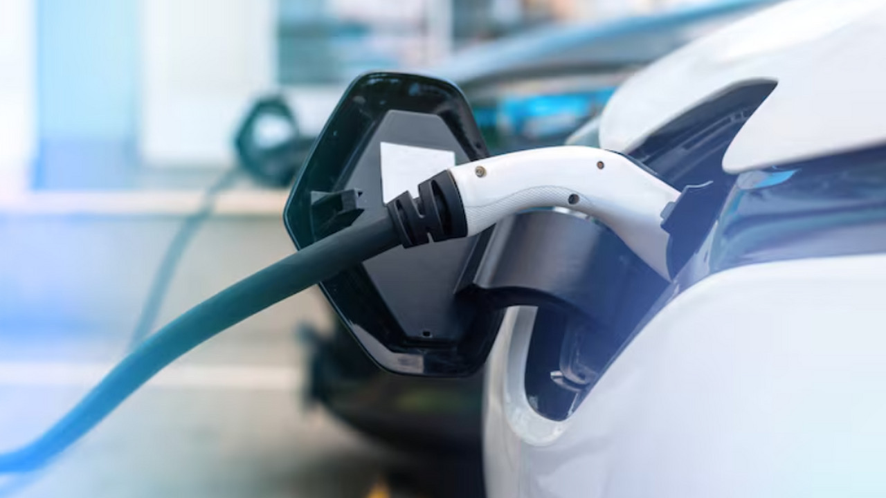 Массовое увлечение электромобилей обернулось ми...