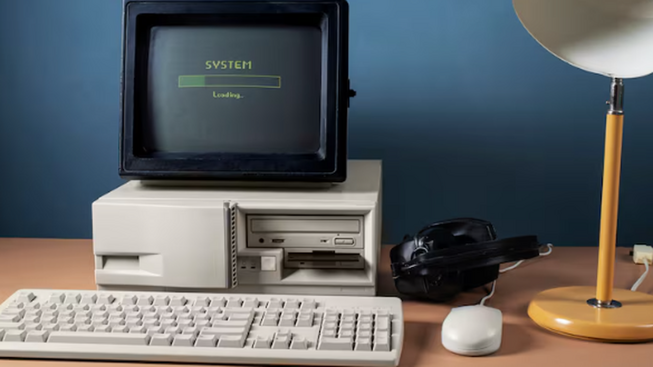 Специалисты Московского государственного универ...