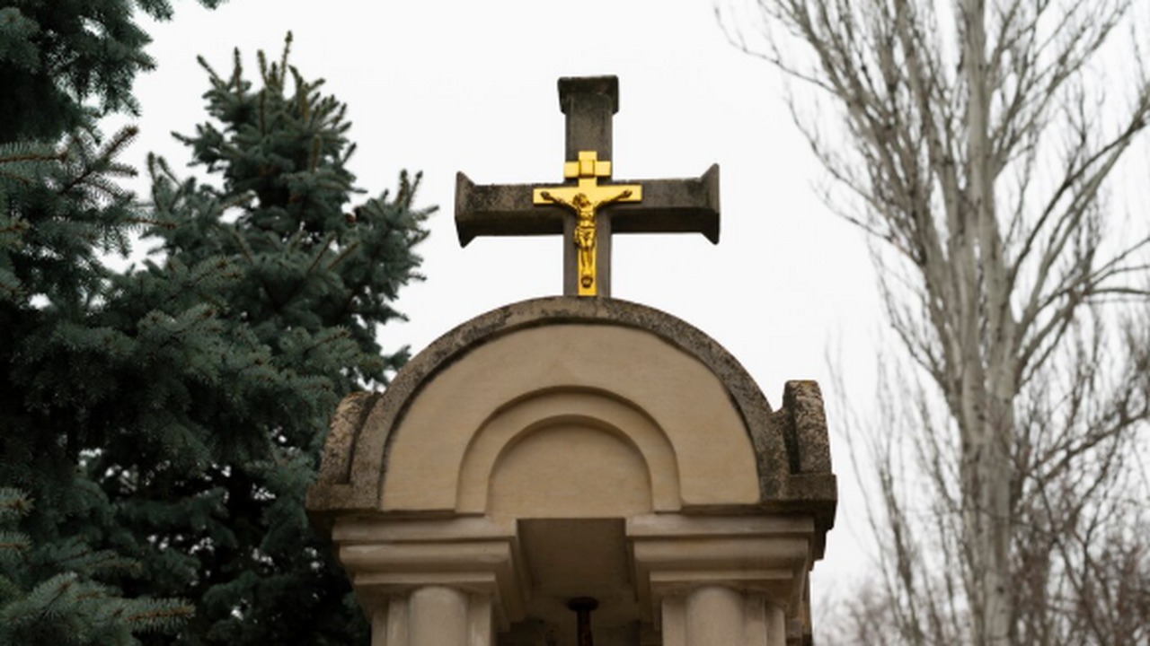 Впервые в истории полностью закрыт Храм Гроба Г...