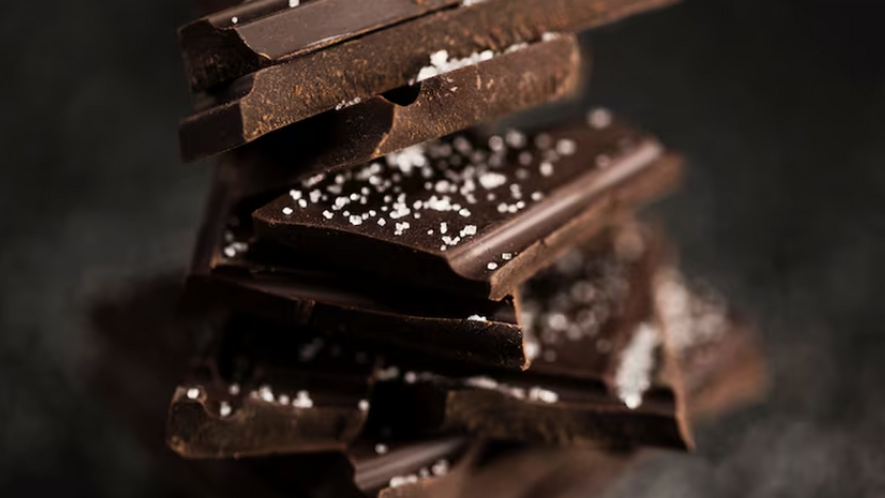 Тёмный шоколад может быть не только лакомством,...