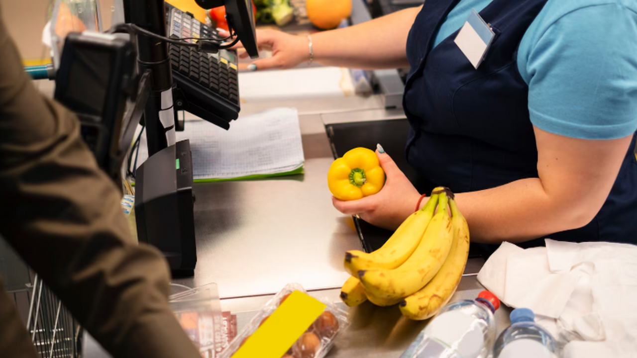 Магазинам могут запретить собственную кулинарию из-за рисков для покупателей Проект запрещает готовить кулинарную продукцию ...