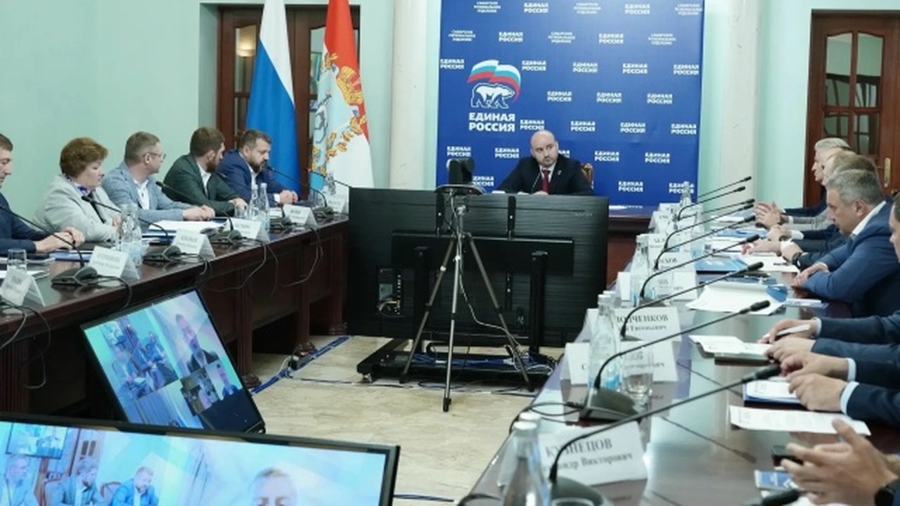 Члены президиума "ЕР" единогласно поддержали пр...