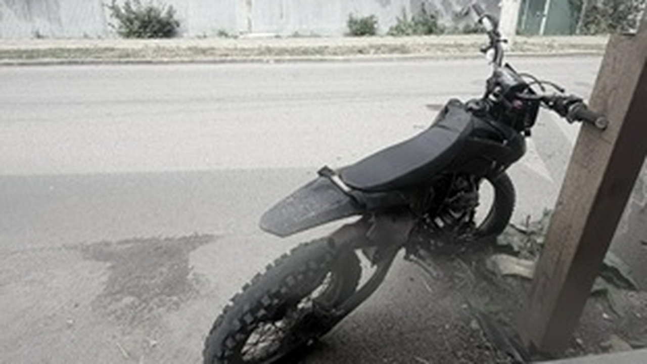 В Самаре мотоциклист погиб после наезда на металлическую опору Авария произошла в 09:40 в районе дома № 33 на ...