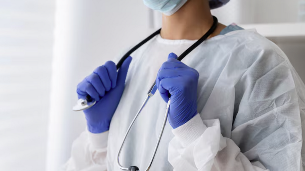 В команду Октябрьской больницы присоединились 6 новых специалистов Программа «Земский доктор/Земский фельдшер» пом...