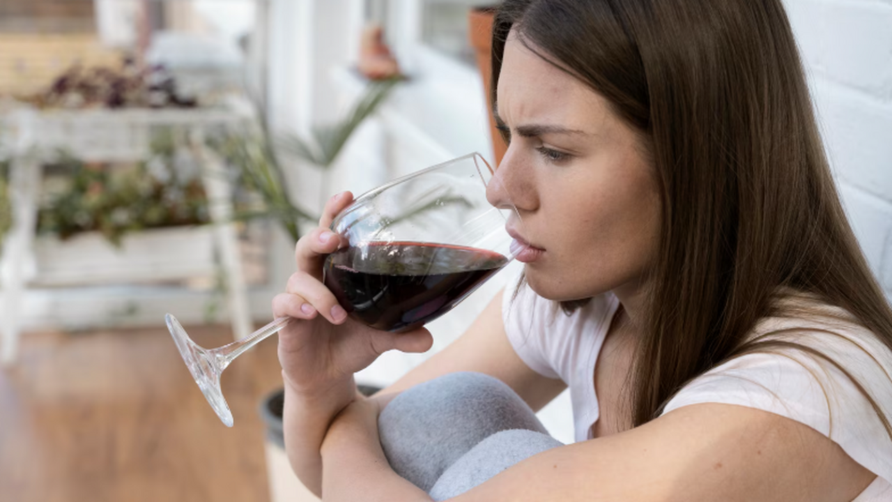 Психиатр Руслан Исаев рассказал, как скрытый ал...