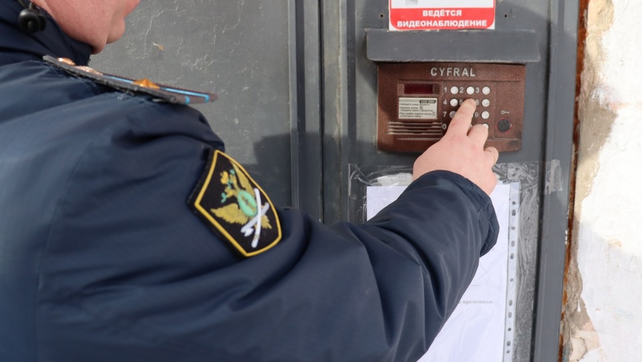 Судебные приставы добились демонтажа незаконных...