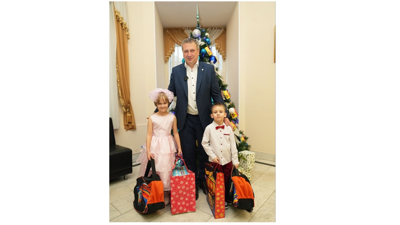 Руководители силовых ведомств присоединились к новогодней благотворительности В областной столице стартовала акция "Елка жела...