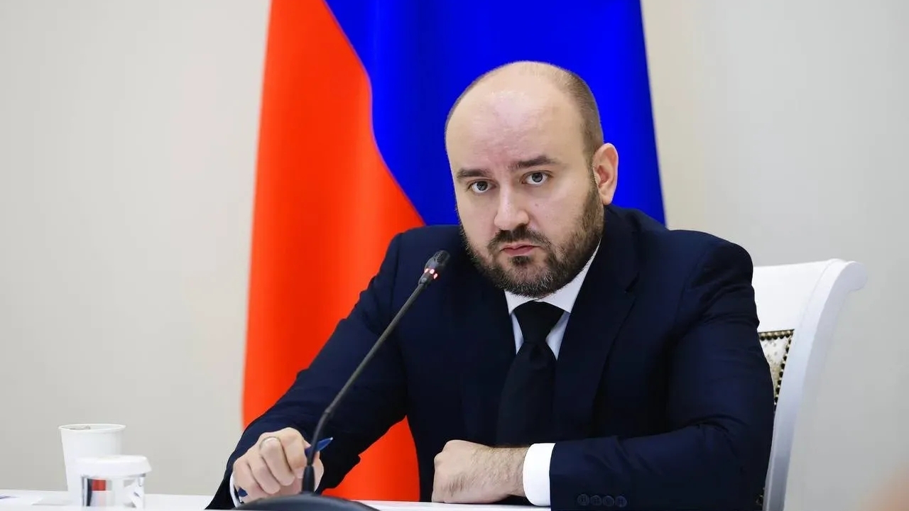 В Самаре губернатор провел оперативное совещание в областном правительстве В Самаре губернатор провел оперативное совещание
