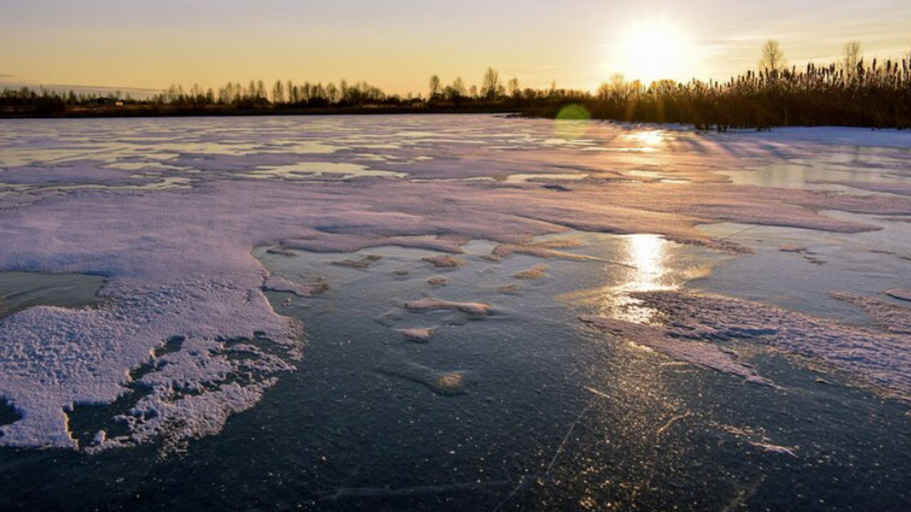 19 марта река Волга начала активно освобождаться ото льда 19 марта текущего года, в преддверии весеннего ...