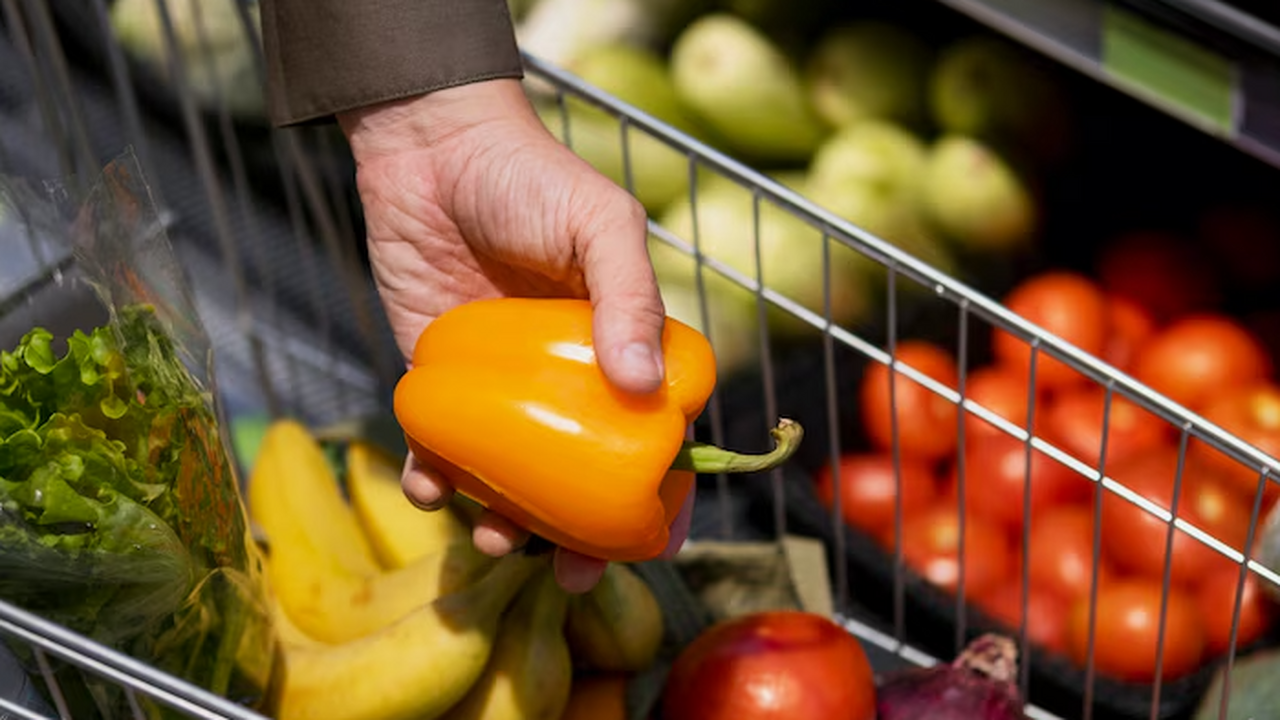 Тайные символы на ценнике: продукты из «Пятёрочки» будут в разы дешевле, если знать, куда смотреть продукты из «Пятёрочки» будут в разы дешевле, е...