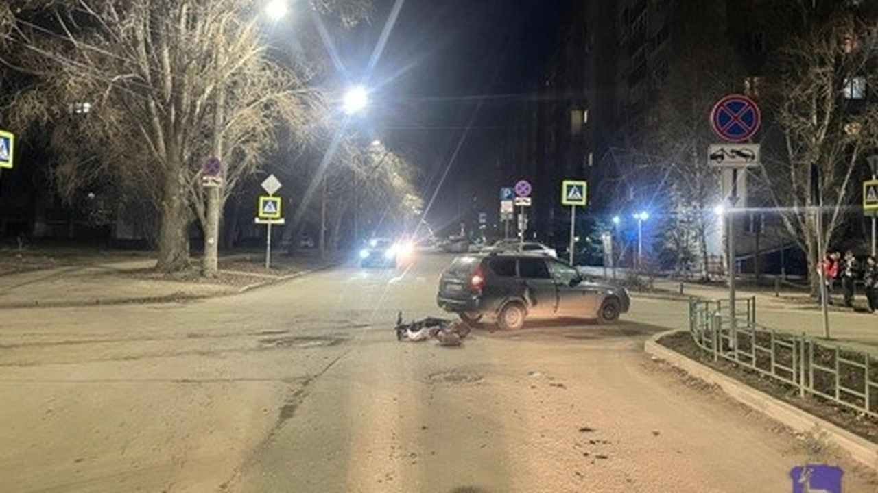 В Самаре на перекрестке Lada Priora сбила электросамокат с пассажиром Оба пострадавших были госпитализированы