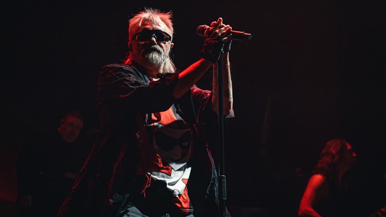 Ленинградский рок-клуб стал ключевой сценой для...