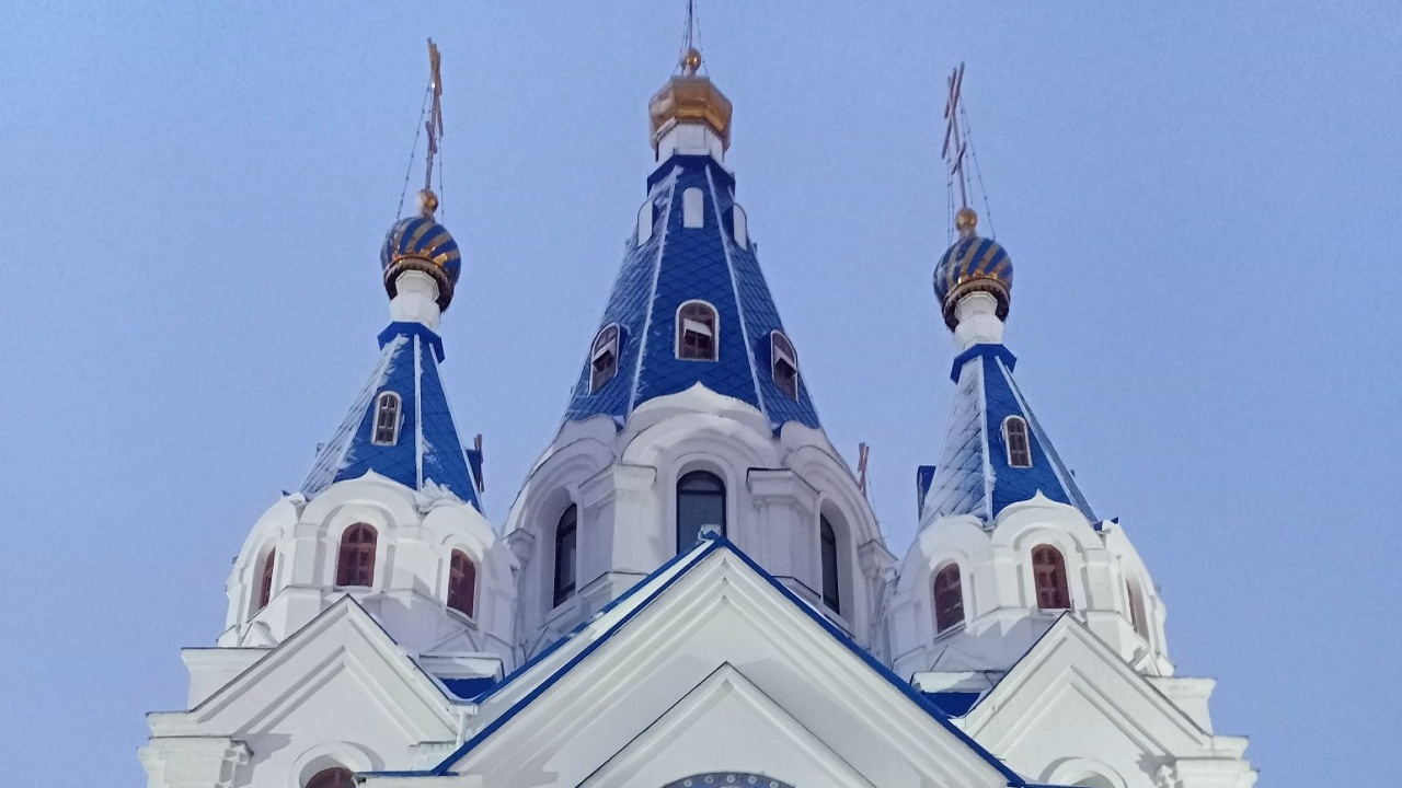 Расписание служб предоставлено администрацией г...