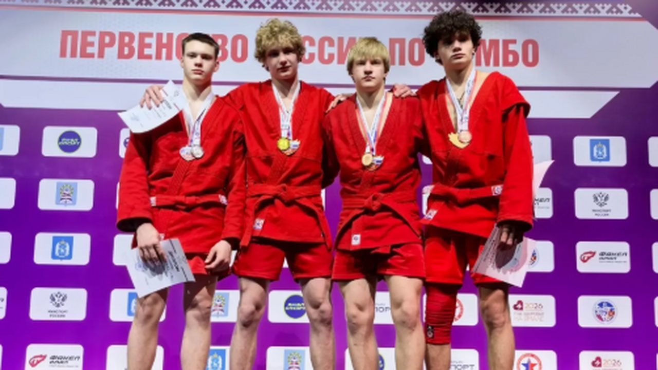 По итогам турнира он получил право выступить на...