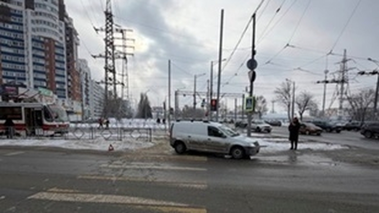 Пострадавшую женщину госпитализировали с места ДТП