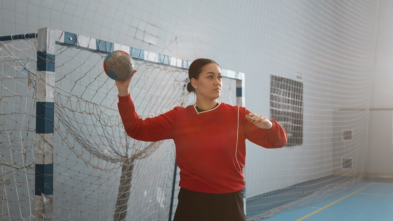 «Лада» выиграла принципиальный выездной матч у действующего бронзового призера чемпионата В 14-м туре в Астрахани сразились третья и четв...