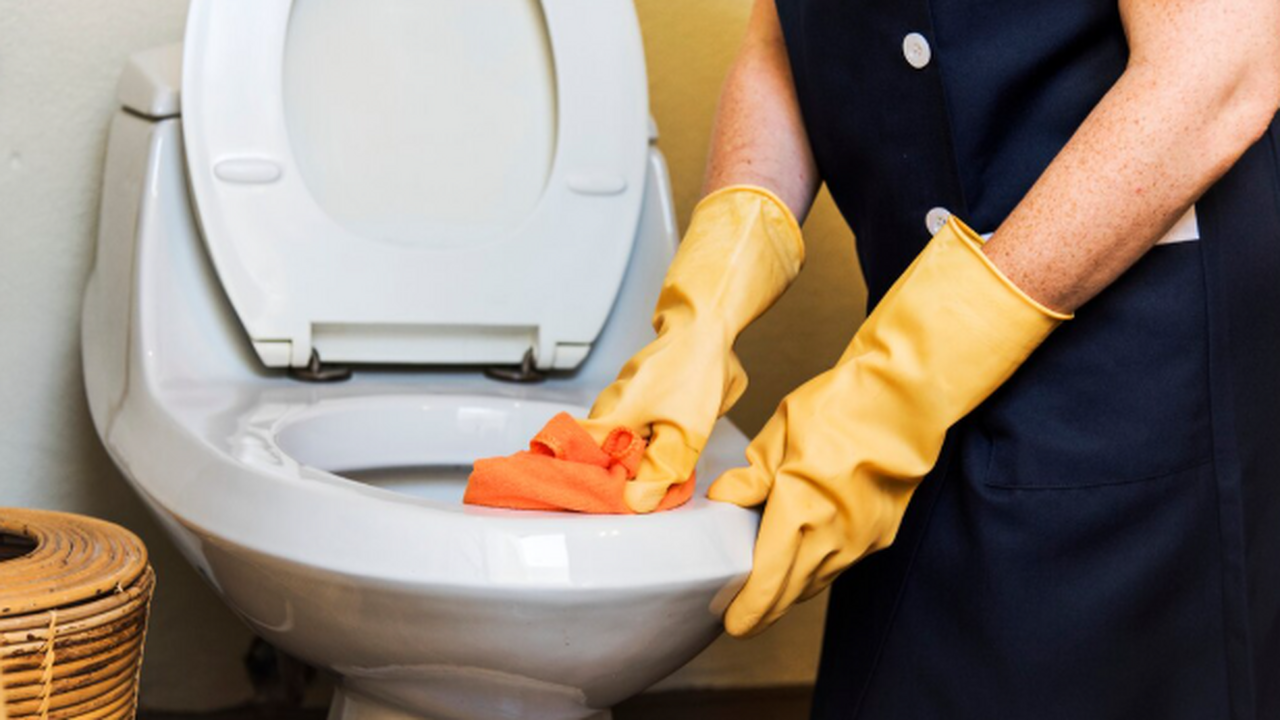 Фольга в бачке унитаза: гениальный лайфхак, кот...