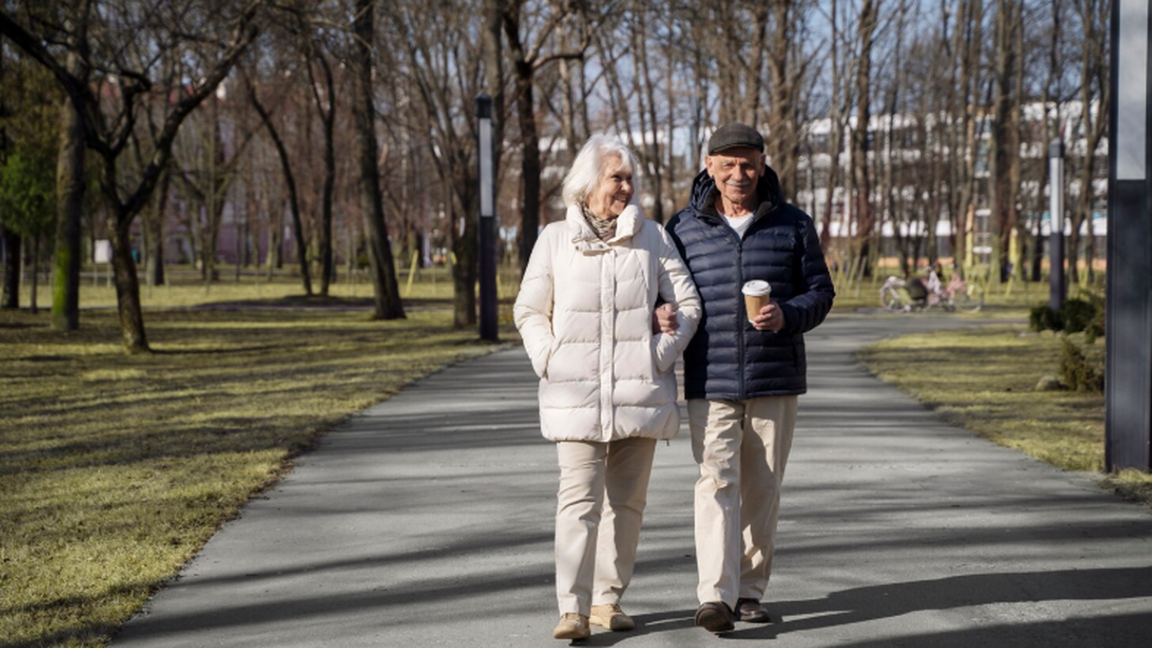 Защита от Альцгеймера: 3–7 тыс. шагов в день откладывают ухудшение памяти У пожилых людей с повышенным бета‑амилоидом бол...