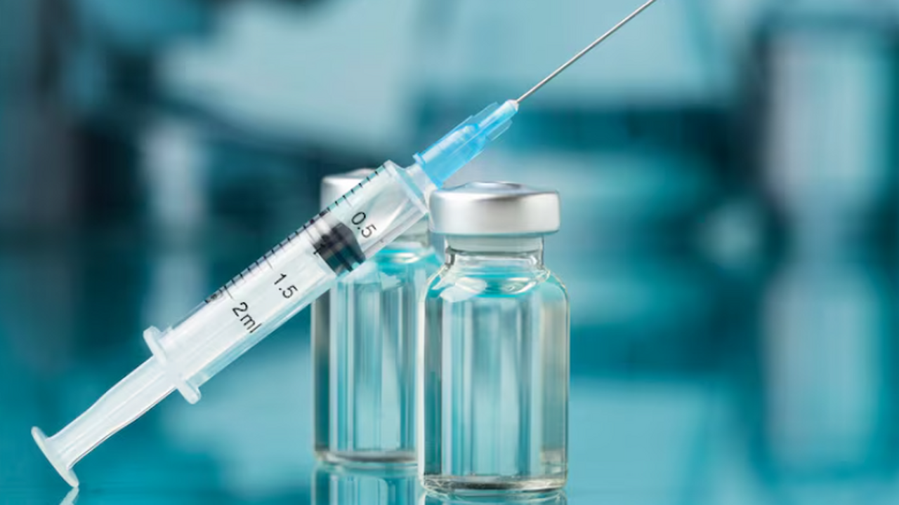 Лучшая вакцина от гриппа: реакции у молодых и пожилых оказались разными Опубликовано исследование, в котором оценили ра...