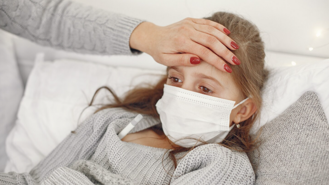 В России зафиксировали всплеск агрессивного гриппа А у детей В России зафиксирован быстрый рост заболеваемос...