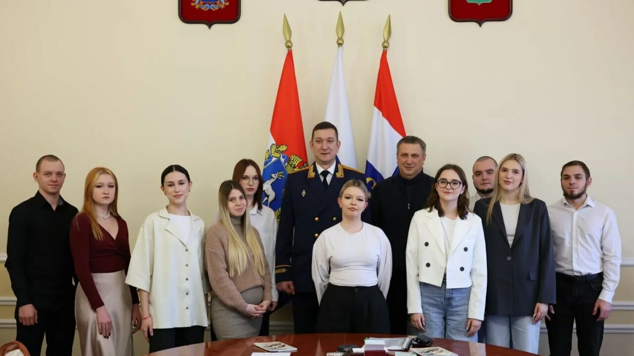 С детьми-сиротами встретились глава Самары и ру...