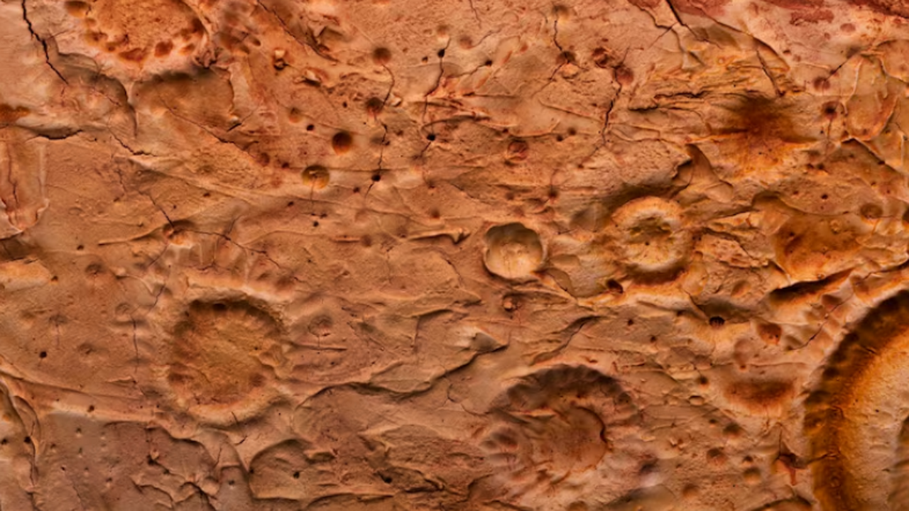 Марсоход Curiosity обнаружил редкие геологическ...