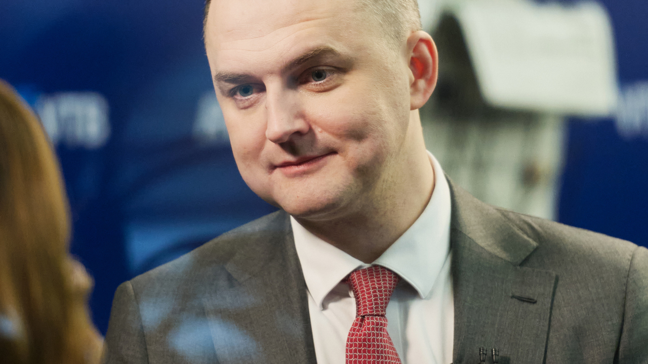 Деньги уходят с депозитов на фондовый рынок, а в 2026 году ожидается волна IPO Член правления ВТБ Виталий Сергейчук отметил за...